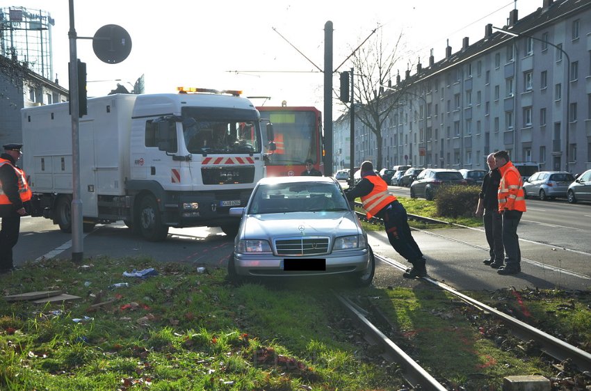 VU Koeln PKW Bahn Amsterdamerstr Friedrich Karlstr P095.JPG